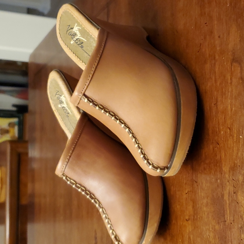 Brown Clog